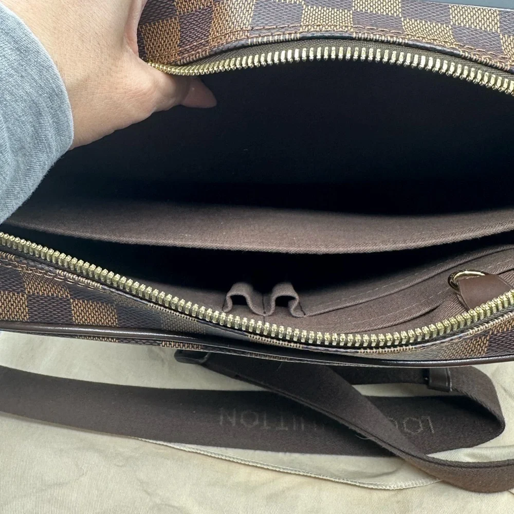 Louis Vuitton Shelton Messenger Bag Damier MM